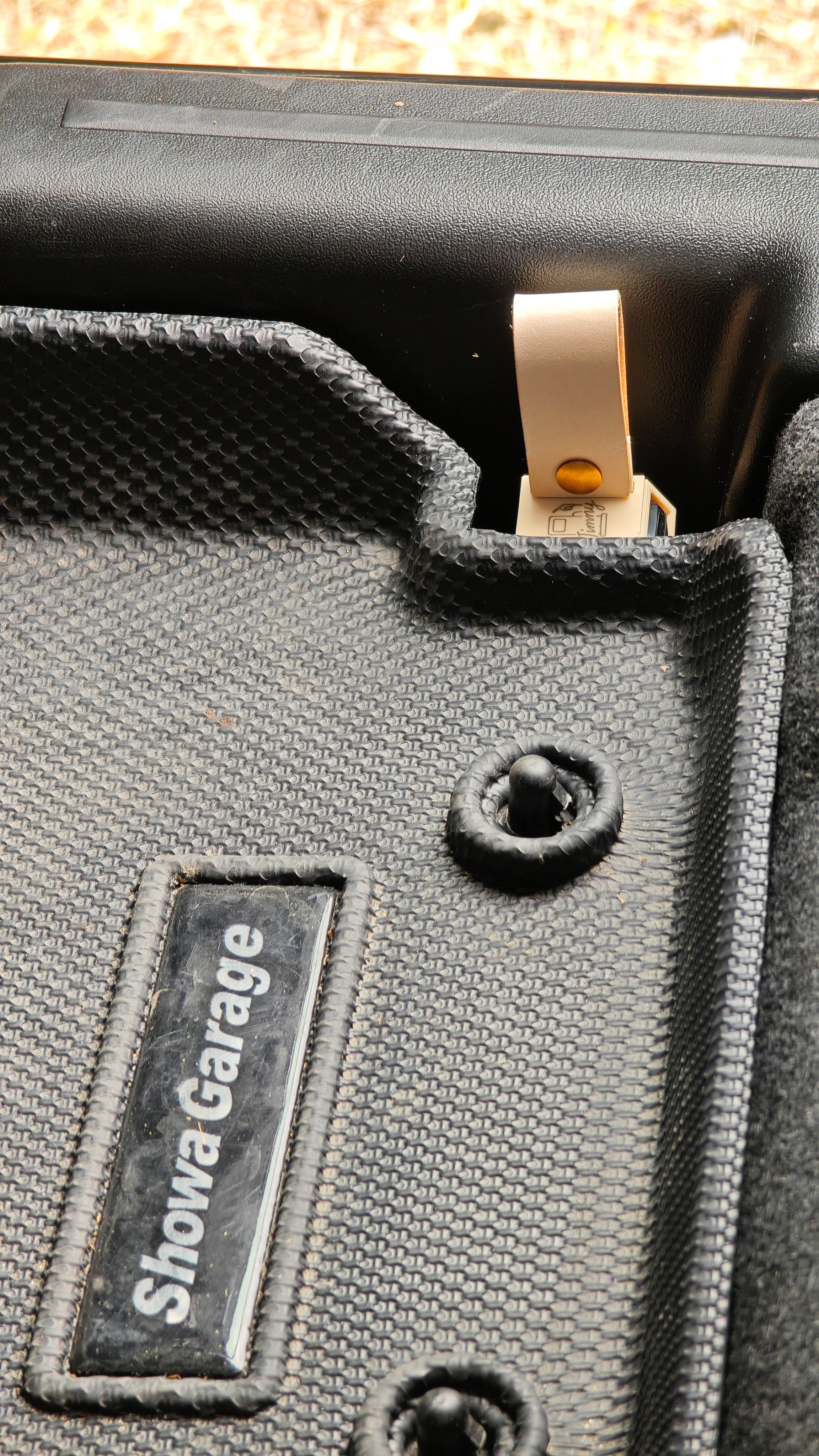 フューエルリッドオープナー