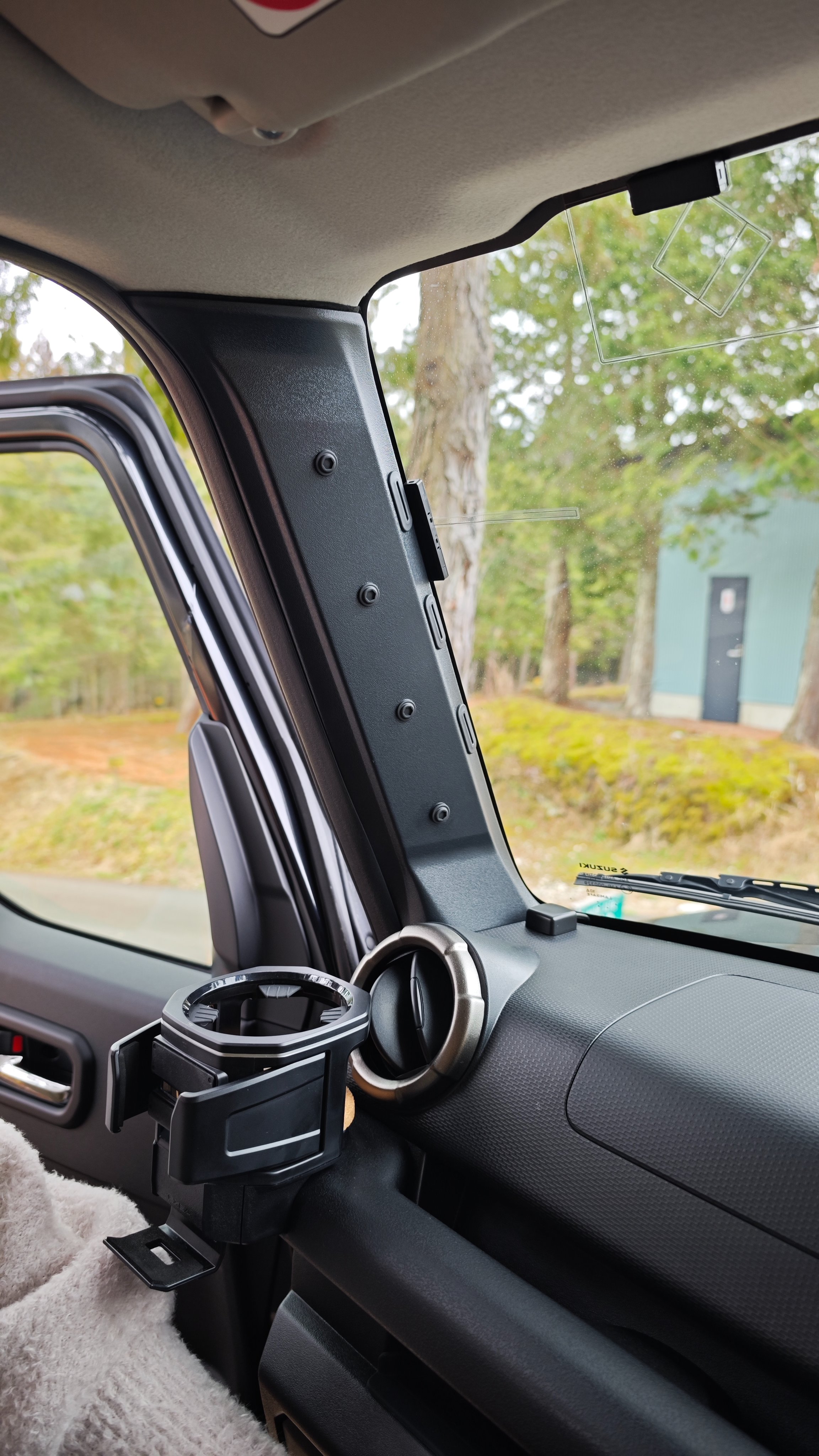 carmateさんのAピラーカバー装着！